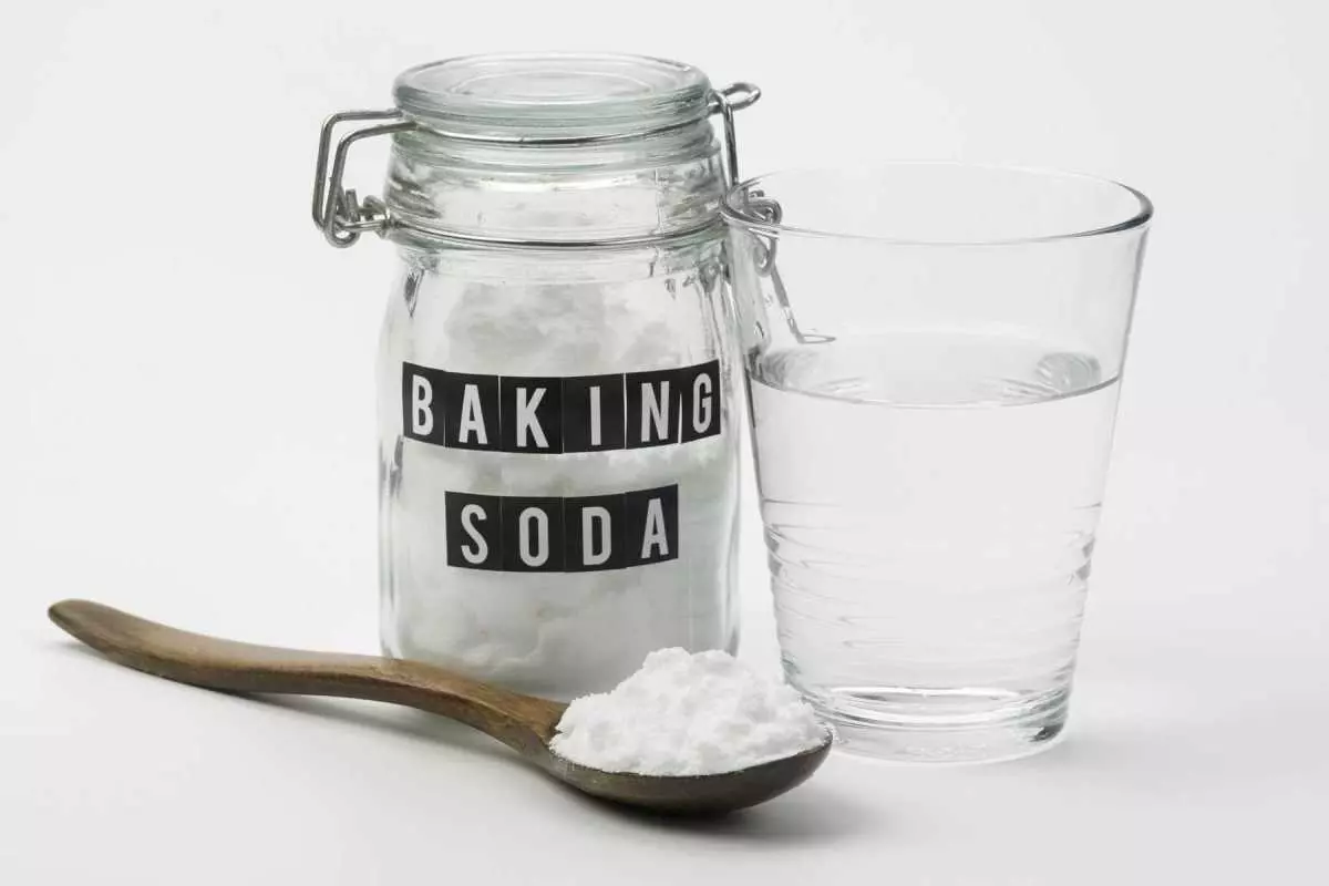 Sử dụng baking soda làm sạch bề mặt vợt pickleball Sử dụng baking soda làm sạch bề mặt vợt pickleball